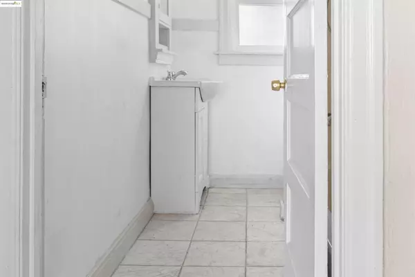 Oakland, CA 94601,4500 San Carlos Ave