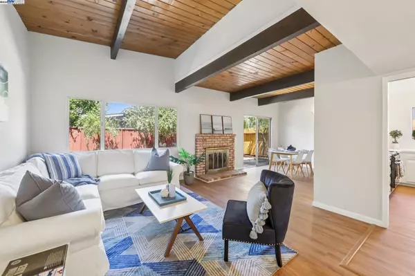 Alameda, CA 94501,1213 Rosewood Way