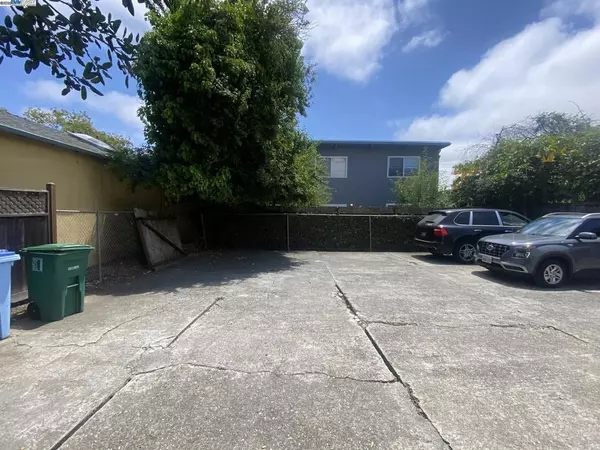 Berkeley, CA 94703,1648 Russell St
