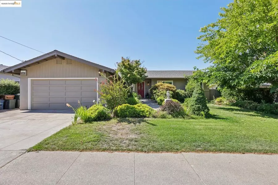 415 Blue Ridge Dr, Martinez, CA 94553