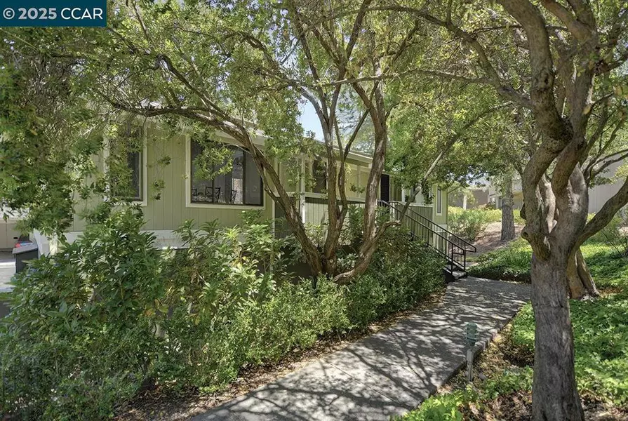 1333 Singingwood Ct #1, Walnut Creek, CA 94595