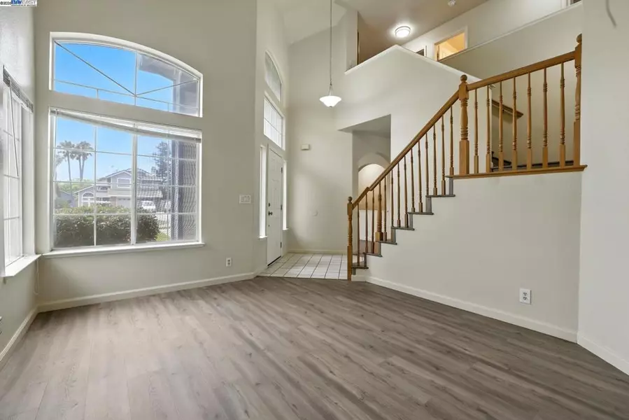 10169 Archley Ct, Elk Grove, CA 95624