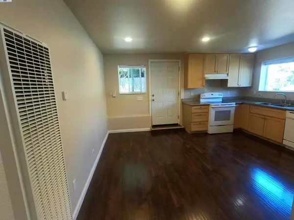 San Leandro, CA 94577,279 Estabrook St