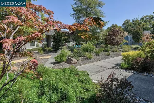 Walnut Creek, CA 94595,3128 Tice Creek Dr #4