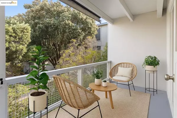 Emeryville, CA 94608,7 Commodore DR #A355