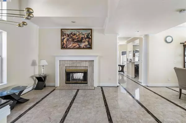 Fremont, CA 94555,33228 Jamie Cir