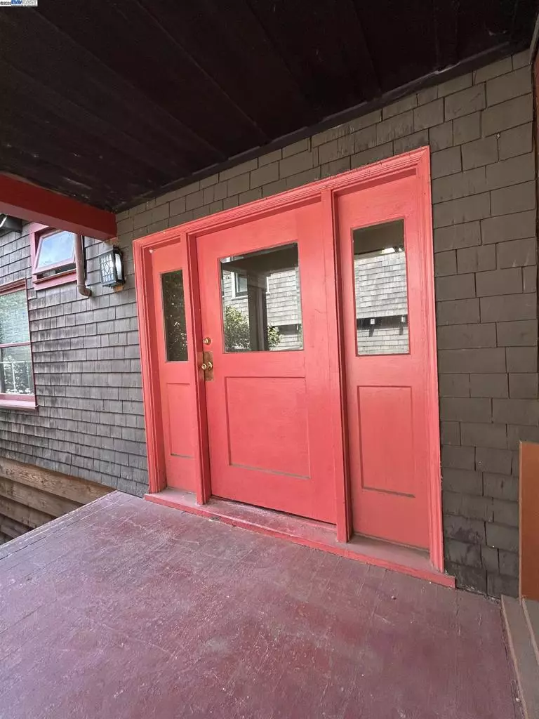 Berkeley, CA 94704,2670 Parker St