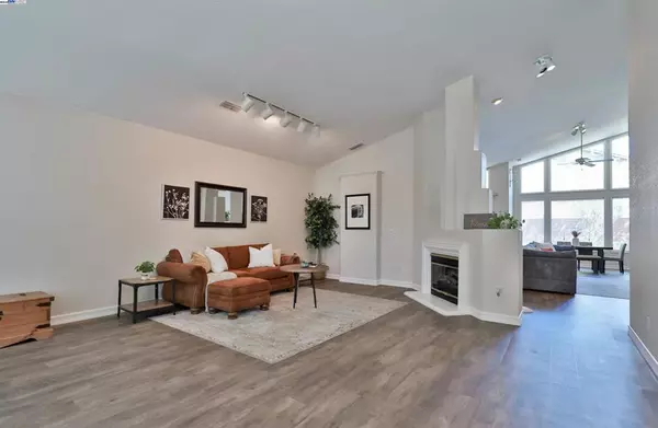 Carmichael, CA 95608,6113 Fountaindale Way