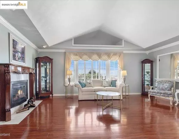 Castro Valley, CA 94546,2362 Somerset Ave