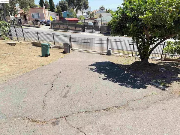 Oakland, CA 94605,9524 Thermal St