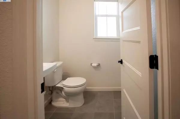 Vacaville, CA 95687,8000 Carpenter court