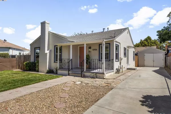Oakland, CA 94603,10906 Reposo Dr