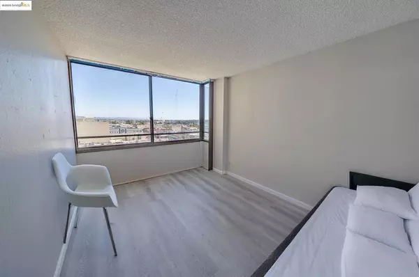 Oakland, CA 94607,801 Franklin St #819