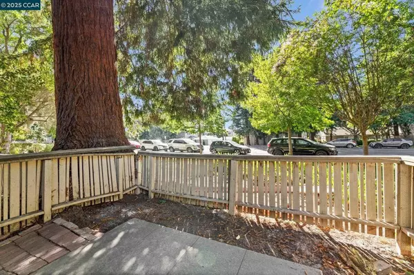 Walnut Creek, CA 94597,2708 Oak Rd #9