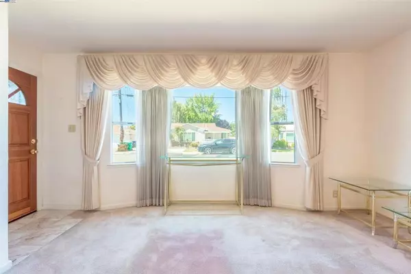 San Leandro, CA 94579,15308 Edgemoor St