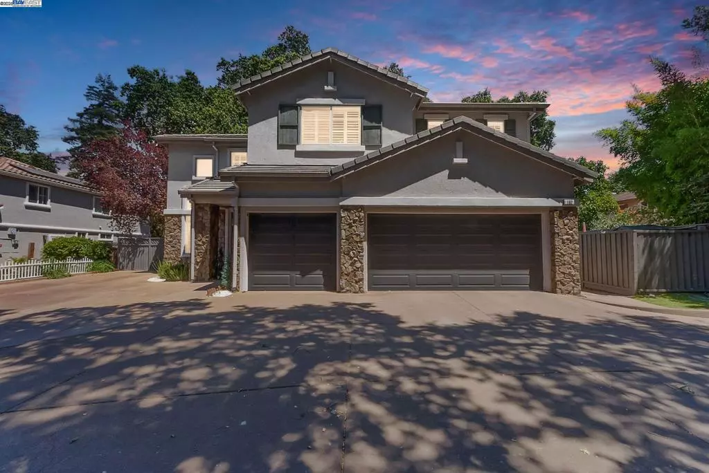 Walnut Creek, CA 94597,192 Mayhew Way
