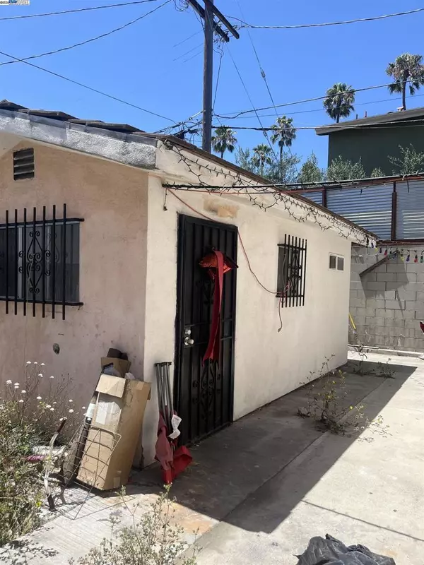 Los Angeles, CA 90043,5419 S Harcourt Ave