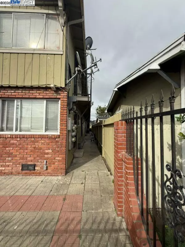 Oakland, CA 94603,9714 Cherry St