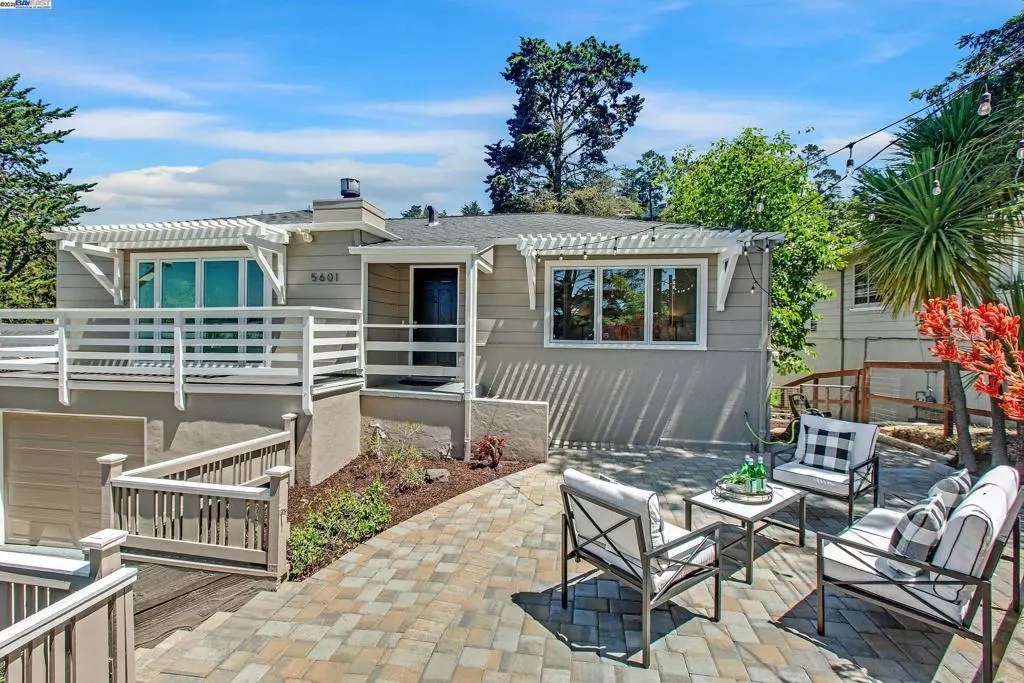 Oakland, CA 94611,5601 Castle Dr