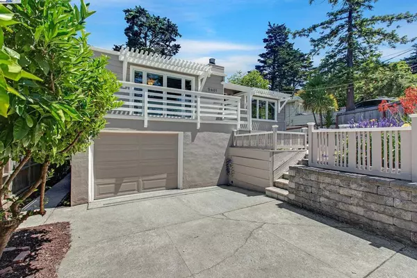 Oakland, CA 94611,5601 Castle Dr