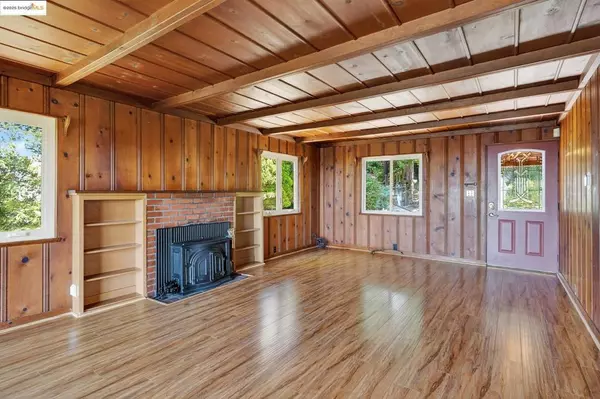 Oakland, CA 94611-1933,237 Taurus Ave.
