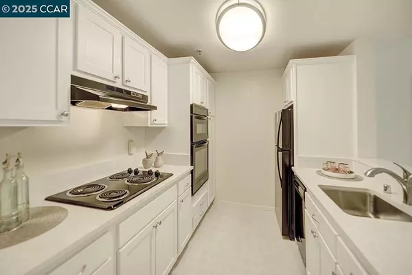 Walnut Creek, CA 94595,1840 Tice Creek Dr #2206