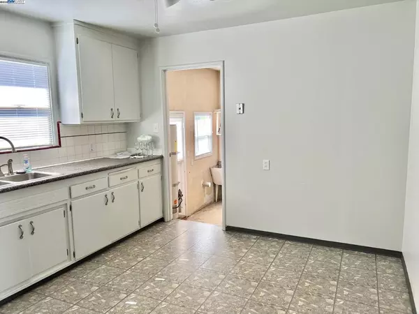 Castro Valley, CA 94546,3594 Somerset Ave