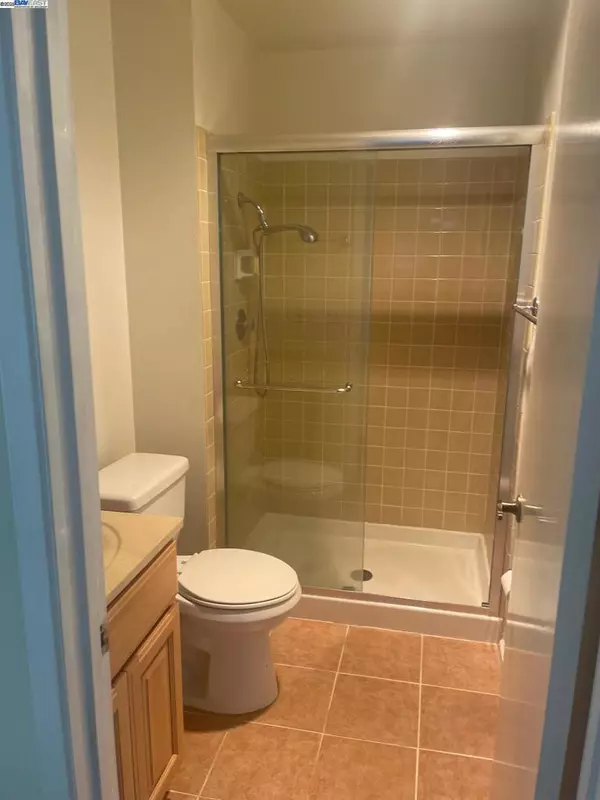 San Leandro, CA 94577,Address not disclosed