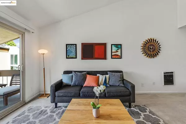 Oakland, CA 94611,55 Fairmount Ave #310