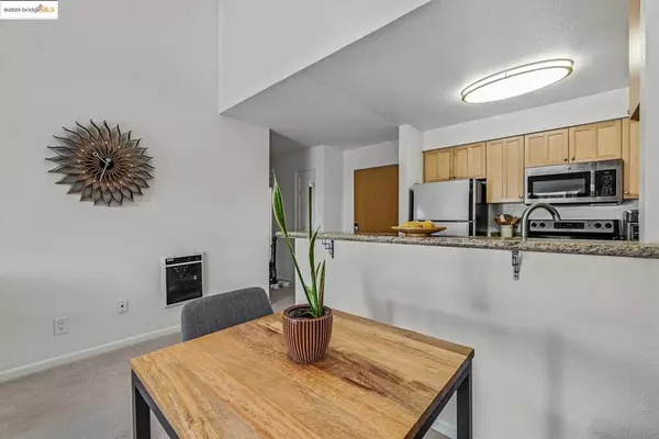 Oakland, CA 94611,55 Fairmount Ave #310