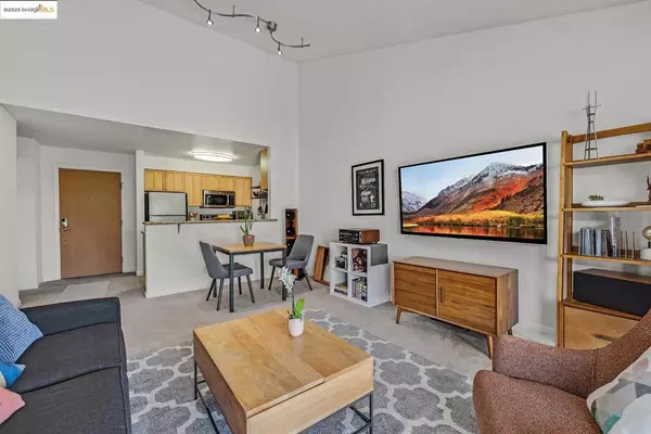 Oakland, CA 94611,55 Fairmount Ave #310