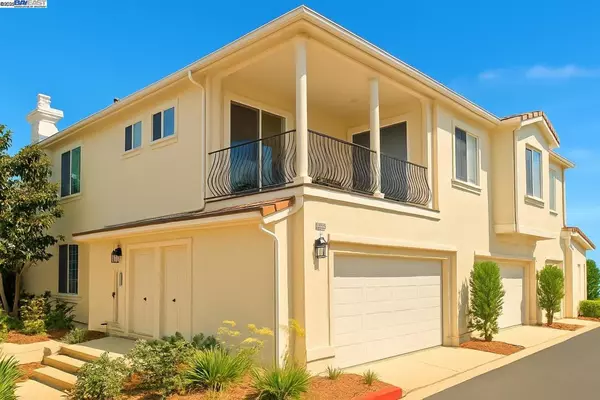 24350 Lorenzo Ln, Valencia, CA 91355