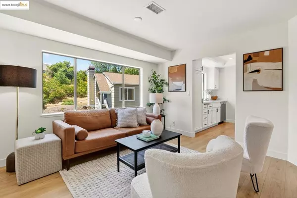 Martinez, CA 94553,221 Village Place