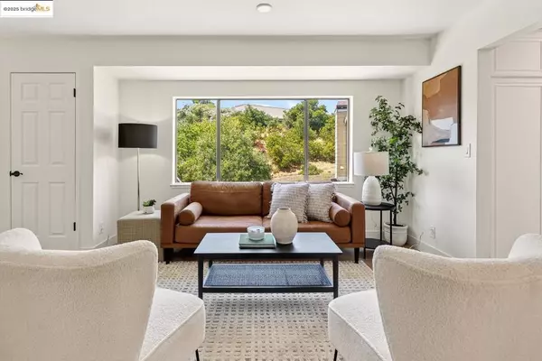 Martinez, CA 94553,221 Village Place