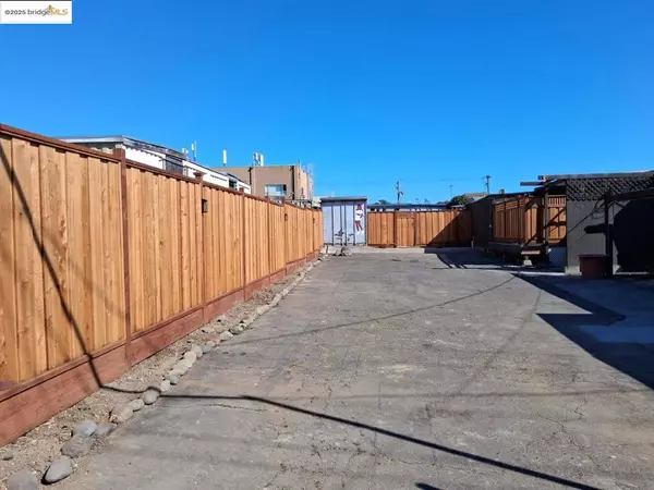 Oakland, CA 94606,1126 11th AVE