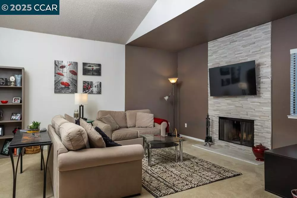 Martinez, CA 94553,1086 Maywood Ln