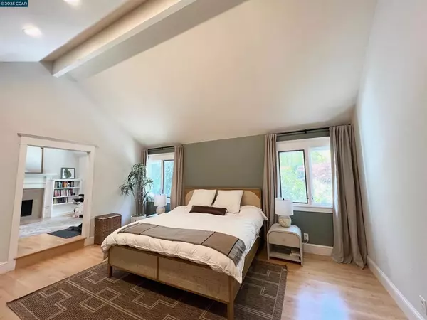 Orinda, CA 94563,53 Knickerbocker Ln