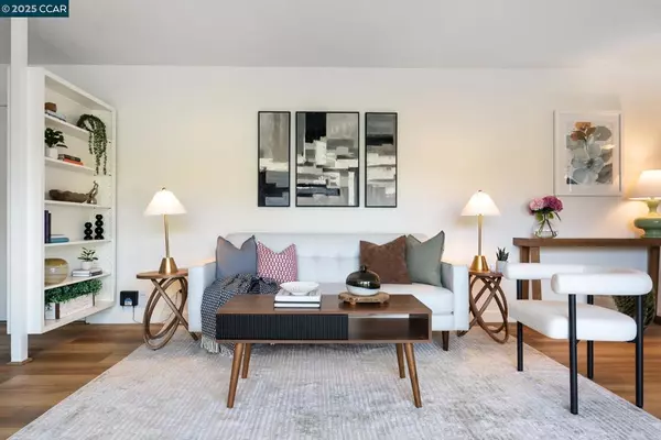 Oakland, CA 94610,10 Moss Ave #34