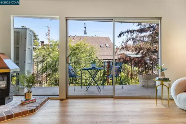 Oakland, CA 94610,10 Moss Ave #34