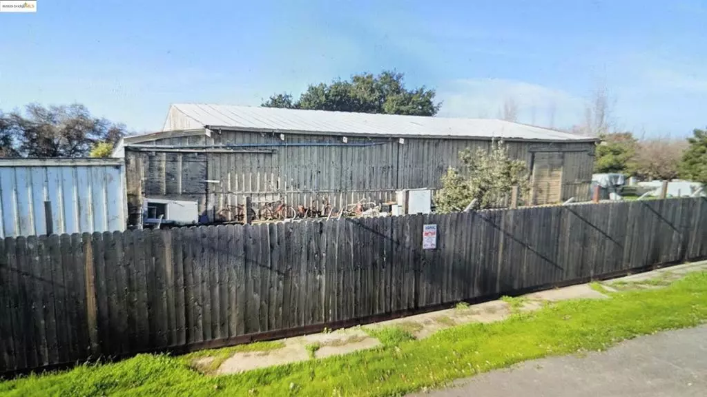 16393 Jackson Blvd Ext, Isleton, CA 95641