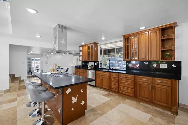 Hayward, CA 94544,30565 Prestwick Ave