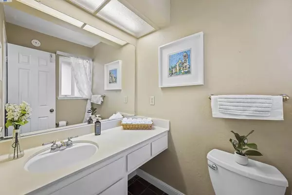 Dublin, CA 94568,8146 Vomac Ct