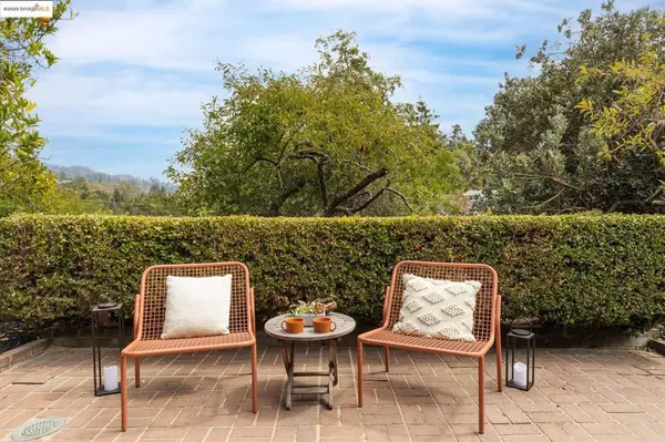 Oakland, CA 94618,5671 Estates Dr