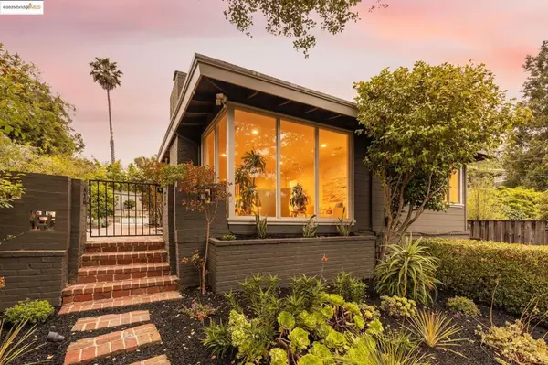 5671 Estates Dr, Oakland, CA 94618