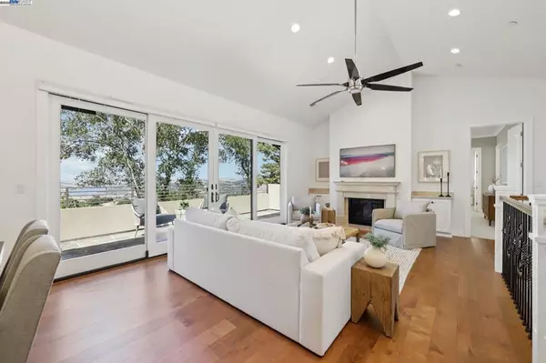 Orinda, CA 94563,28 Vista Del Orinda