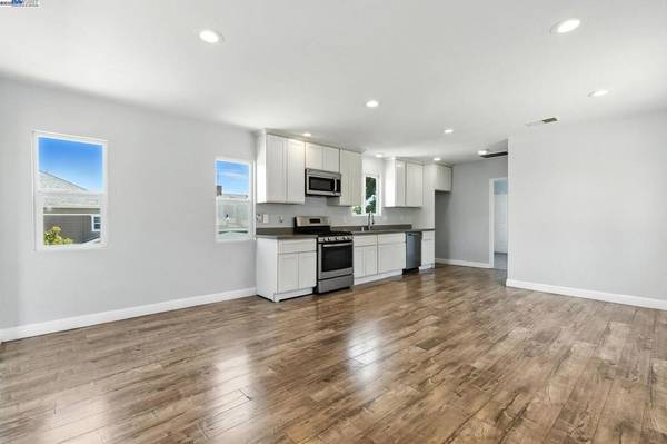 Oakland, CA 94621,5821 E 17th Street
