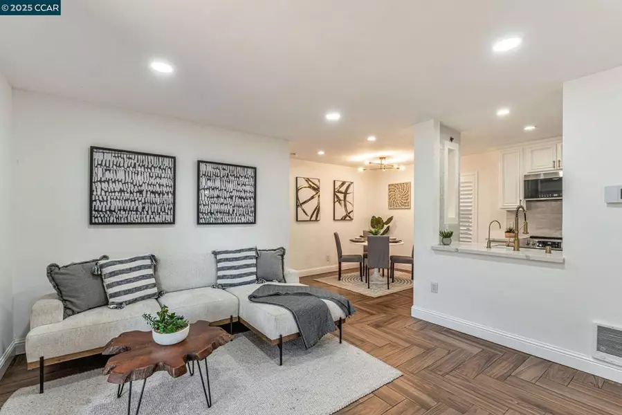 665 Dartmore Ln #155, Hayward, CA 94544