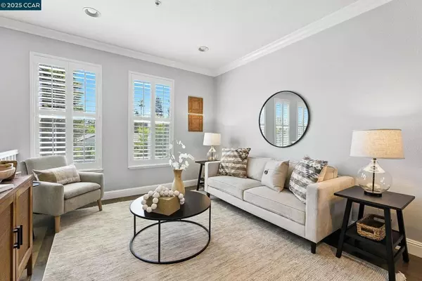 Walnut Creek, CA 94597-6700,13 Oak Treat Ct