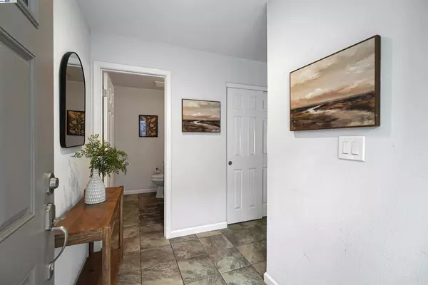 Pleasanton, CA 94588,7550 Stonedale Dr