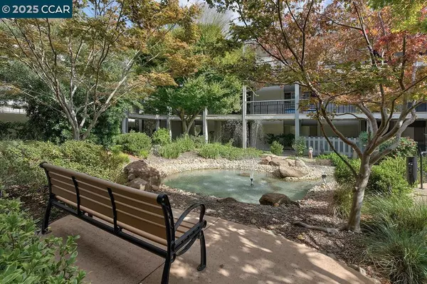 Walnut Creek, CA 94595,4033 Terra Granada Dr #9C